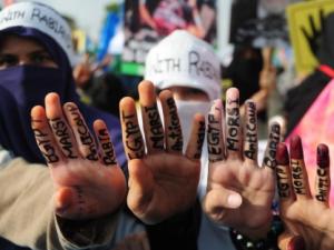 La Unión Europea decide suspender la exportación de armamento a Egipto